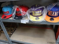 Partij original snapback petten - diverse kleuren - 44 stuks - afbeelding 1 van  7