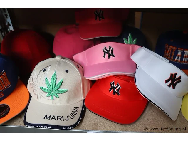 Partij original snapback petten - diverse kleuren - 50 stuks - afbeelding 4 van  7