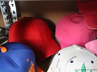 Partij original snapback petten - diverse kleuren - 50 stuks - afbeelding 6 van  7