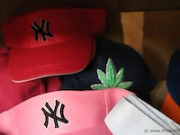 Partij original snapback petten - diverse kleuren - 50 stuks - afbeelding 7 van  7