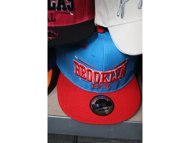 Partij original snapback petten - diverse kleuren - 55 stuks - afbeelding 6 van  9