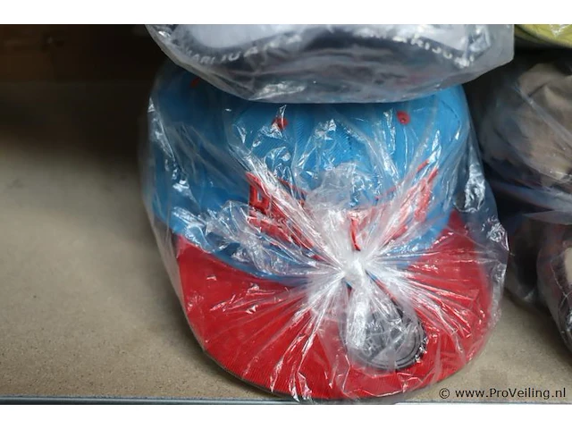 Partij original snapback petten - diverse kleuren - 58 stuks - afbeelding 5 van  5