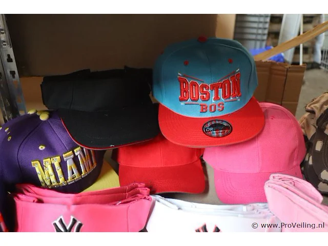 Partij original snapback petten - diverse kleuren - 58 stuks - afbeelding 5 van  8