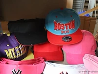 Partij original snapback petten - diverse kleuren - 58 stuks - afbeelding 5 van  8