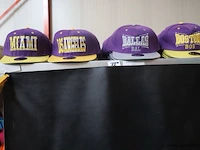 Partij original snapback petten - diverse kleuren - 72 stuks - afbeelding 1 van  9