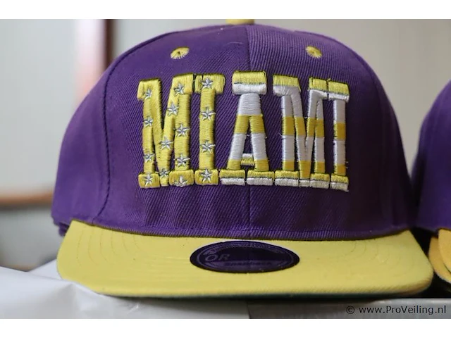 Partij original snapback petten - diverse kleuren - 72 stuks - afbeelding 2 van  9