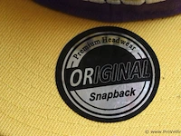 Partij original snapback petten - diverse kleuren - 72 stuks - afbeelding 8 van  9