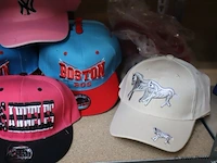 Partij original snapback petten - diverse kleuren - 74 stuks - afbeelding 2 van  6