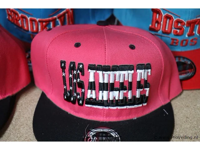 Partij original snapback petten - diverse kleuren - 74 stuks - afbeelding 3 van  6