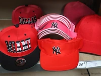 Partij original snapback petten/zonnekleppen - diverse soorten en kleuren - 28 stuks - afbeelding 1 van  6