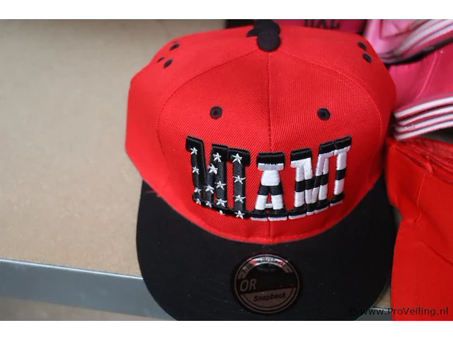 Partij original snapback petten/zonnekleppen - diverse soorten en kleuren - 28 stuks - afbeelding 2 van  6