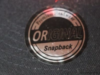 Partij original snapback petten/zonnekleppen - diverse soorten en kleuren - 28 stuks - afbeelding 6 van  6