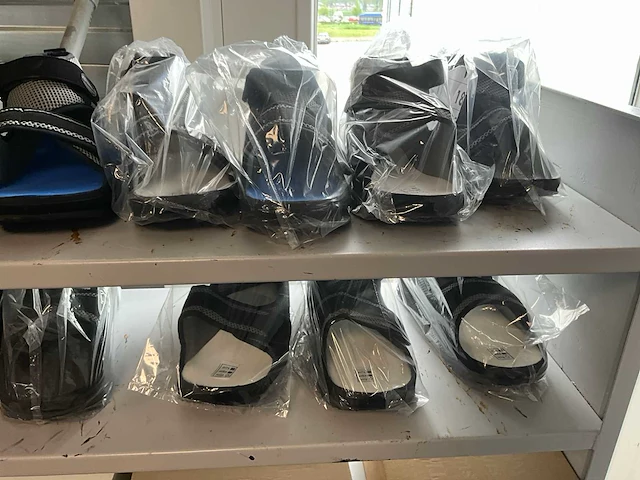 Partij (orthopedische) schoenen - afbeelding 4 van  10