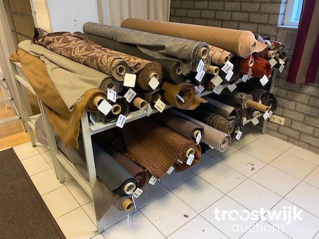Partij outdoor- meubel- en gordijnstoffen 1e etage (c) - afbeelding 4 van  15