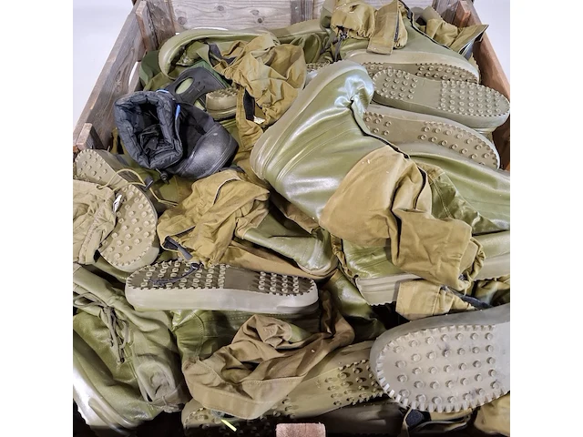 Partij over schoenen - afbeelding 2 van  8