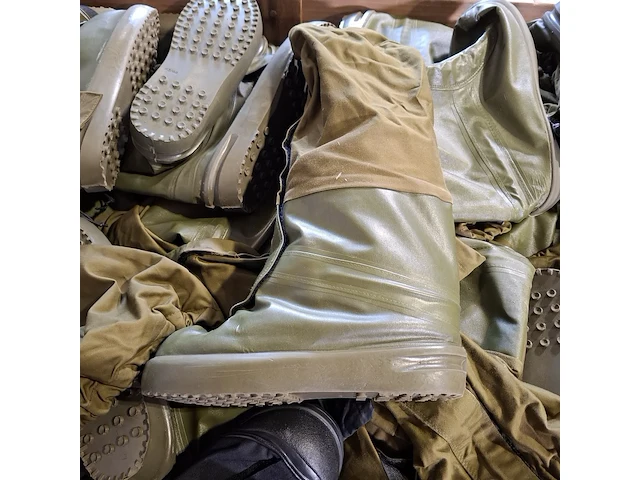 Partij over schoenen - afbeelding 3 van  8