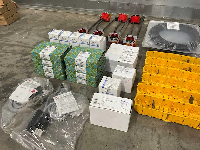 Partij overig elektra toebehoren - afbeelding 18 van  26