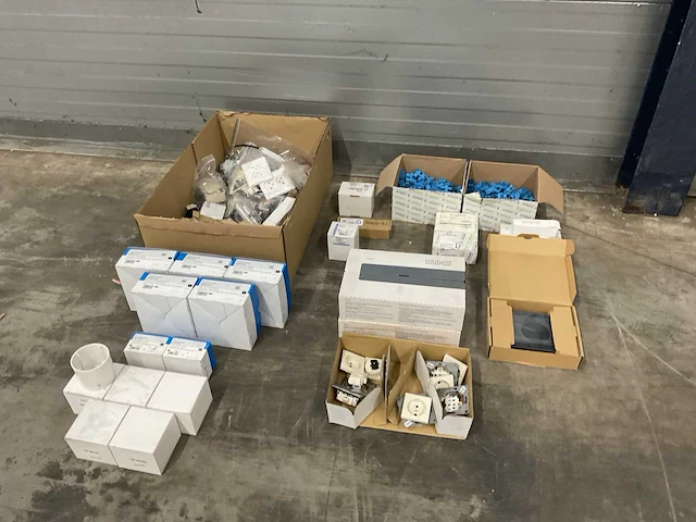 Partij overig elektra toebehoren - afbeelding 18 van  23