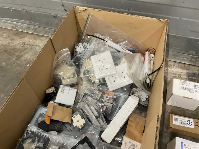 Partij overig elektra toebehoren - afbeelding 11 van  23