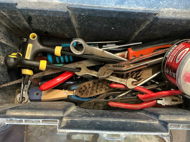 Partij overig handgereedschap en schroeven - afbeelding 4 van  16