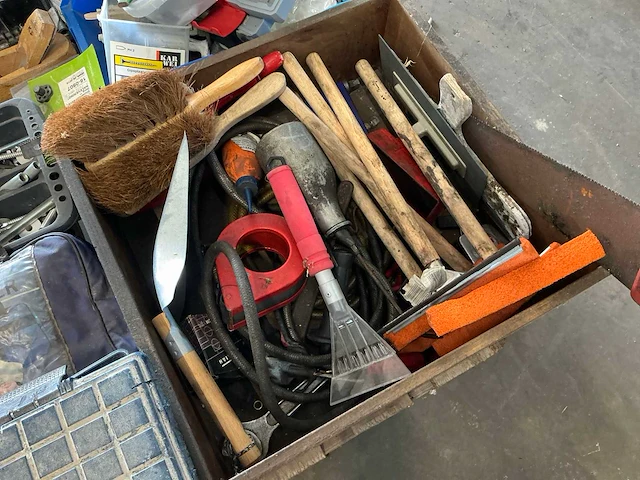 Partij overig handgereedschap en schroeven - afbeelding 5 van  16