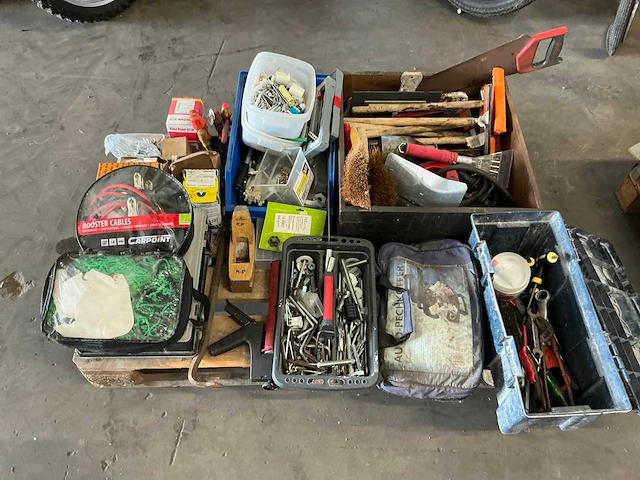 Partij overig handgereedschap en schroeven - afbeelding 1 van  16