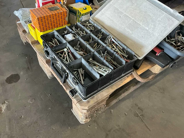 Partij overig handgereedschap en schroeven - afbeelding 11 van  16