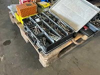 Partij overig handgereedschap en schroeven - afbeelding 11 van  16