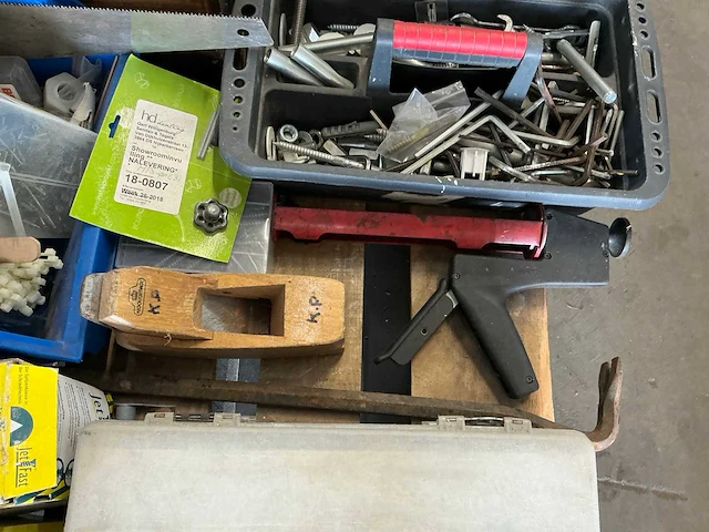 Partij overig handgereedschap en schroeven - afbeelding 15 van  16
