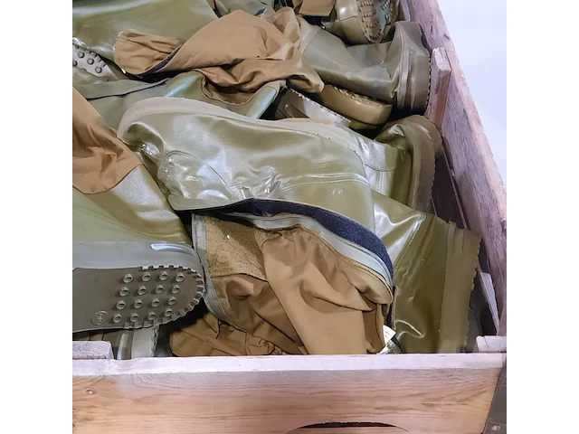 Partij overschoenen, o.a mittet - afbeelding 9 van  9