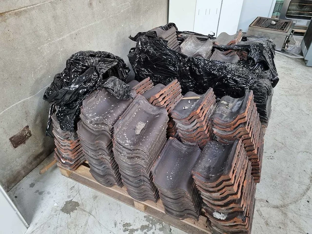 Partij ovh dakpannen ca. 450 stuks - afbeelding 3 van  3