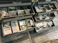 Partij pakkingen & o-ringen in magazijnkast - afbeelding 9 van  12