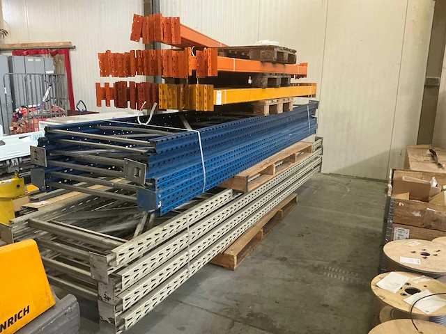 Partij palletstelling onderdelen - afbeelding 1 van  3