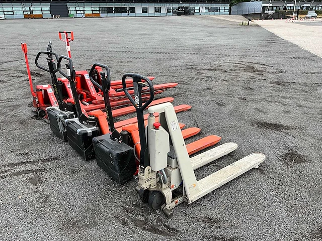 Partij palletwagens - afbeelding 11 van  13