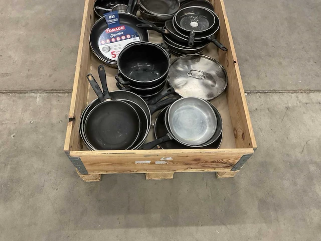 Partij pannen - afbeelding 2 van  3