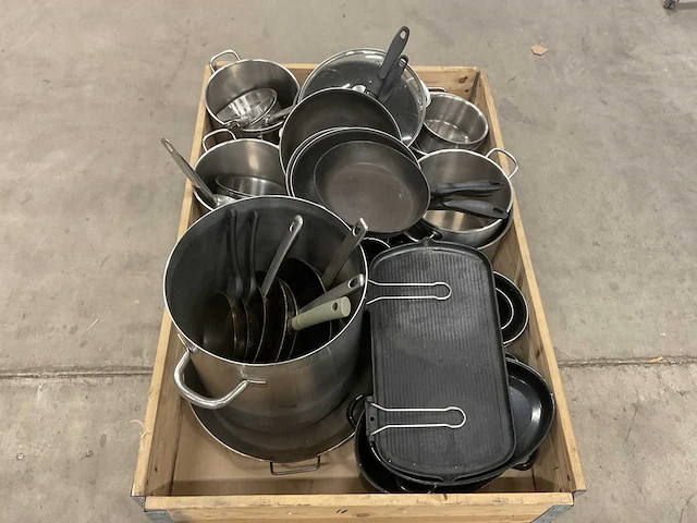 Partij pannen - afbeelding 1 van  3