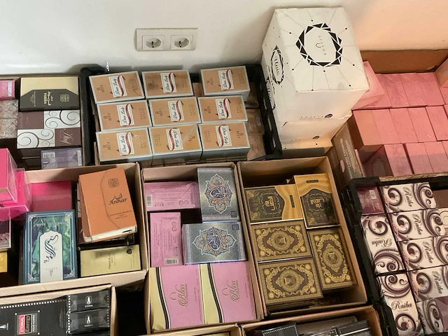 Partij parfum (ca 800 verpakkingen) - afbeelding 5 van  10