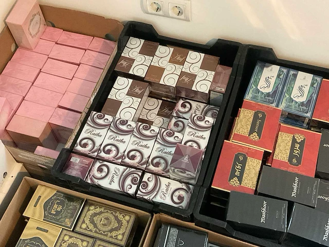 Partij parfum (ca 800 verpakkingen) - afbeelding 8 van  10