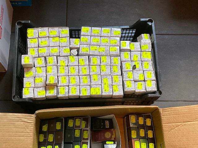 Partij parfum (ca 800 verpakkingen) - afbeelding 10 van  10