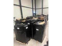 Partij pc schermen / monitors - retourgoederen - 630 items - afbeelding 3 van  6