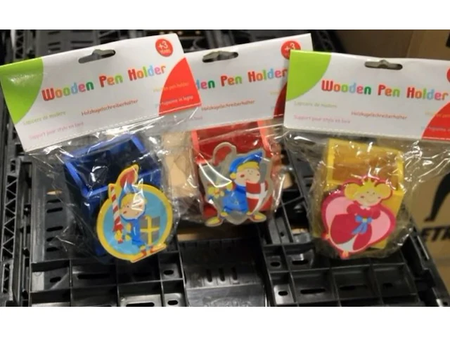 Partij pennenbakjes 60 stuks - afbeelding 1 van  5