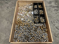 Partij pers- & messing fittingen - afbeelding 1 van  5