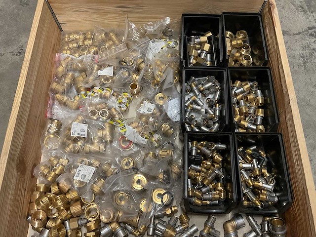 Partij pers- & messing fittingen - afbeelding 3 van  5