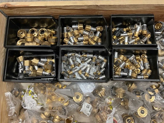 Partij pers- & messing fittingen - afbeelding 5 van  5