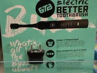 Partij persoonlijke verzorgingsproducten (inhoud 1 plank) bestaande uit o.a. elektrische tandenborstels, thermometers & oogschaduw - afbeelding 2 van  5