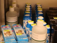 Partij persoonlijke verzorgingsproducten (inhoud 1 plank) bestaande uit o.a. elektrische tandenborstels, thermometers & oogschaduw - afbeelding 3 van  5