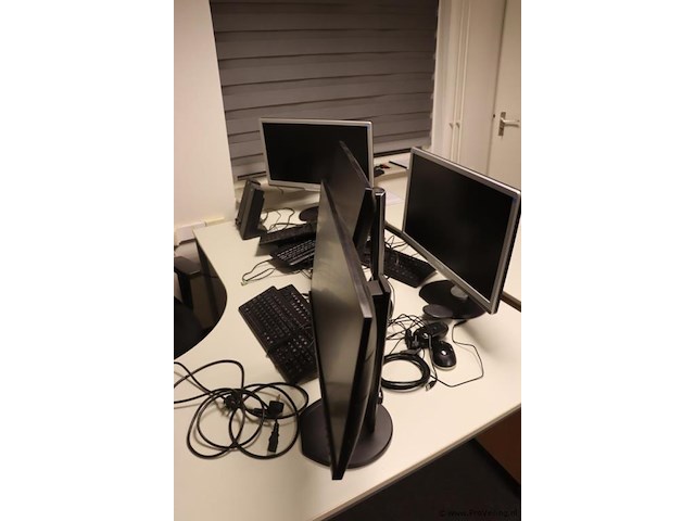 Partij philips monitoren, toetsenborden, aansluitkabels, muis & luidsprekers - afbeelding 1 van  6