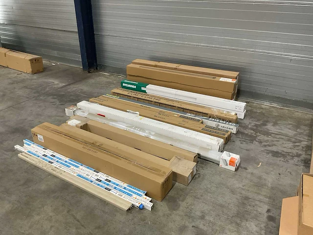 Partij plafondlampen & lichtlijnen (18x) - afbeelding 11 van  17
