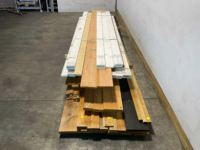 Partij planken diverse soorten en maten - afbeelding 6 van  12
