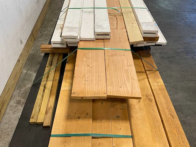 Partij planken diverse soorten en maten - afbeelding 8 van  12